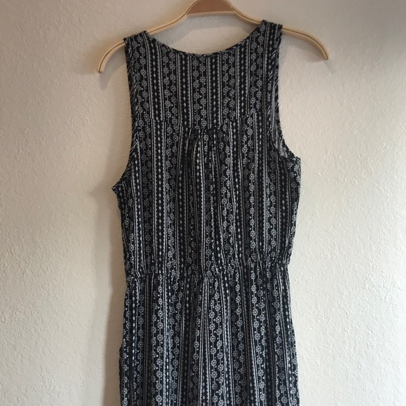 Size Medium black and white Romper - Picture 3 of 4